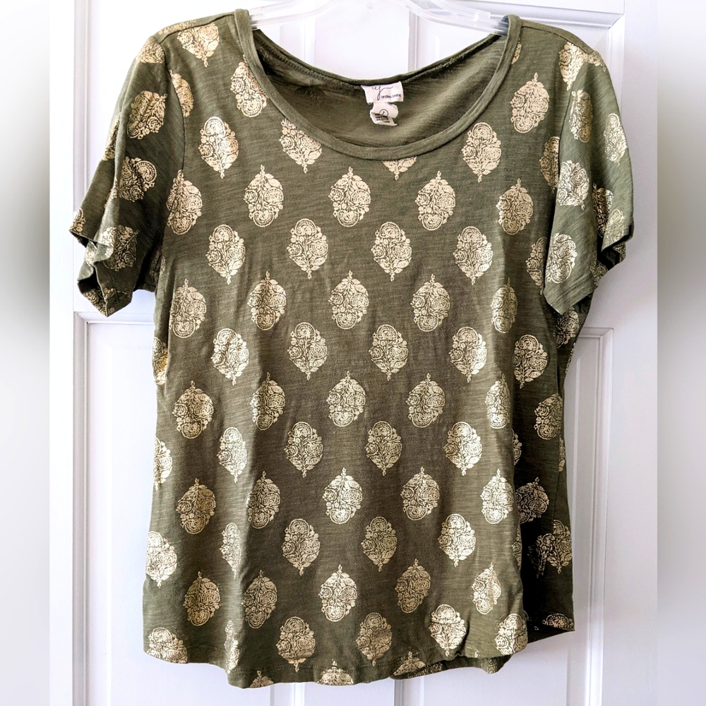 Andrea Jovine Olive Green and Soft Gold T-shirt. Size Large.